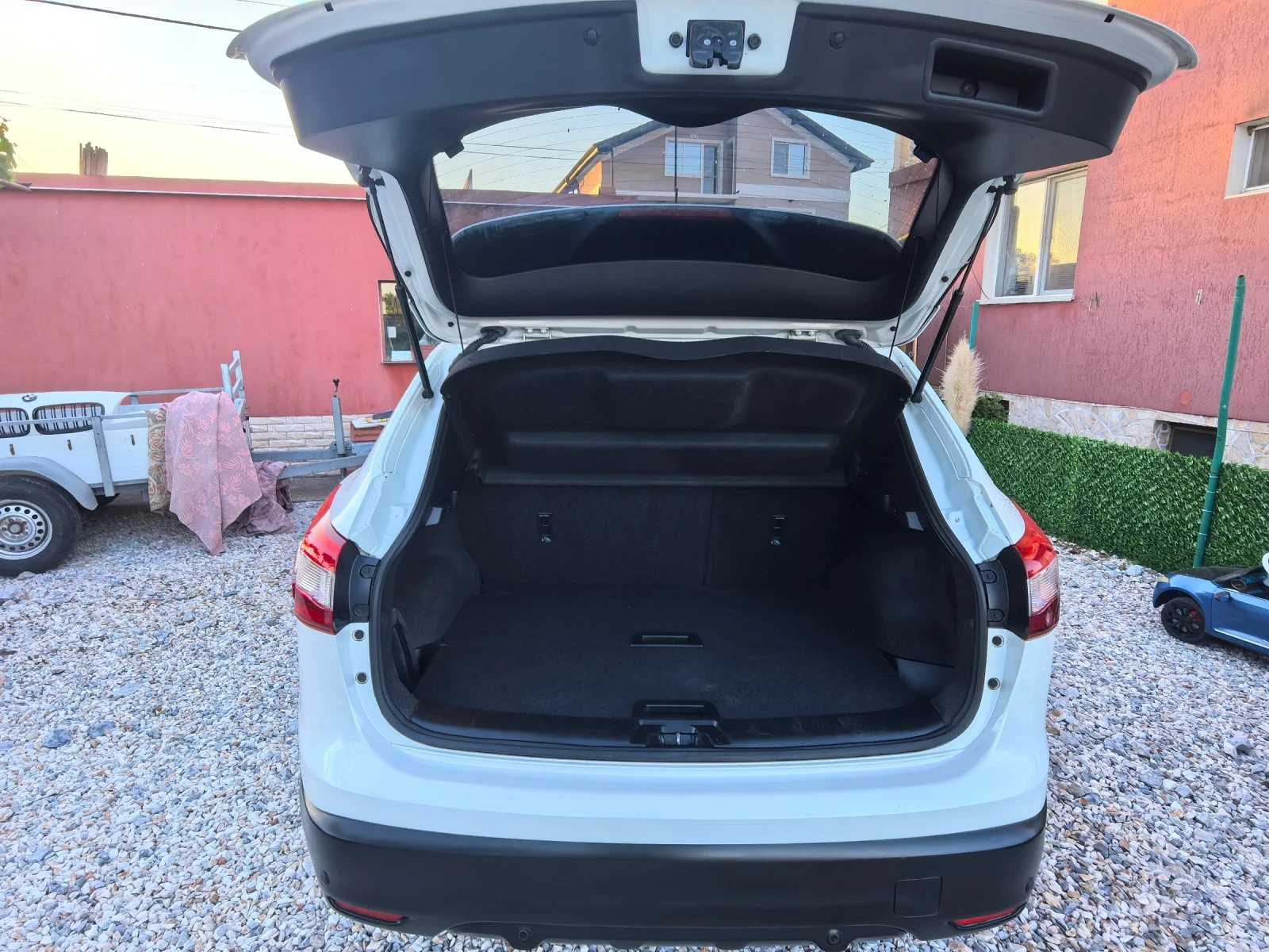 Nissan Qashqai, снимка 6 - Автомобили и джипове - 54555825