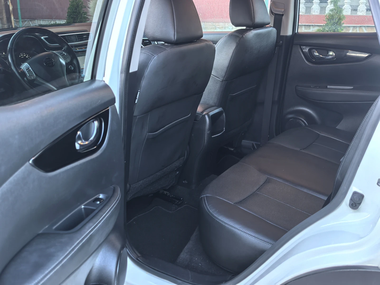 Nissan Qashqai, снимка 8 - Автомобили и джипове - 54555825