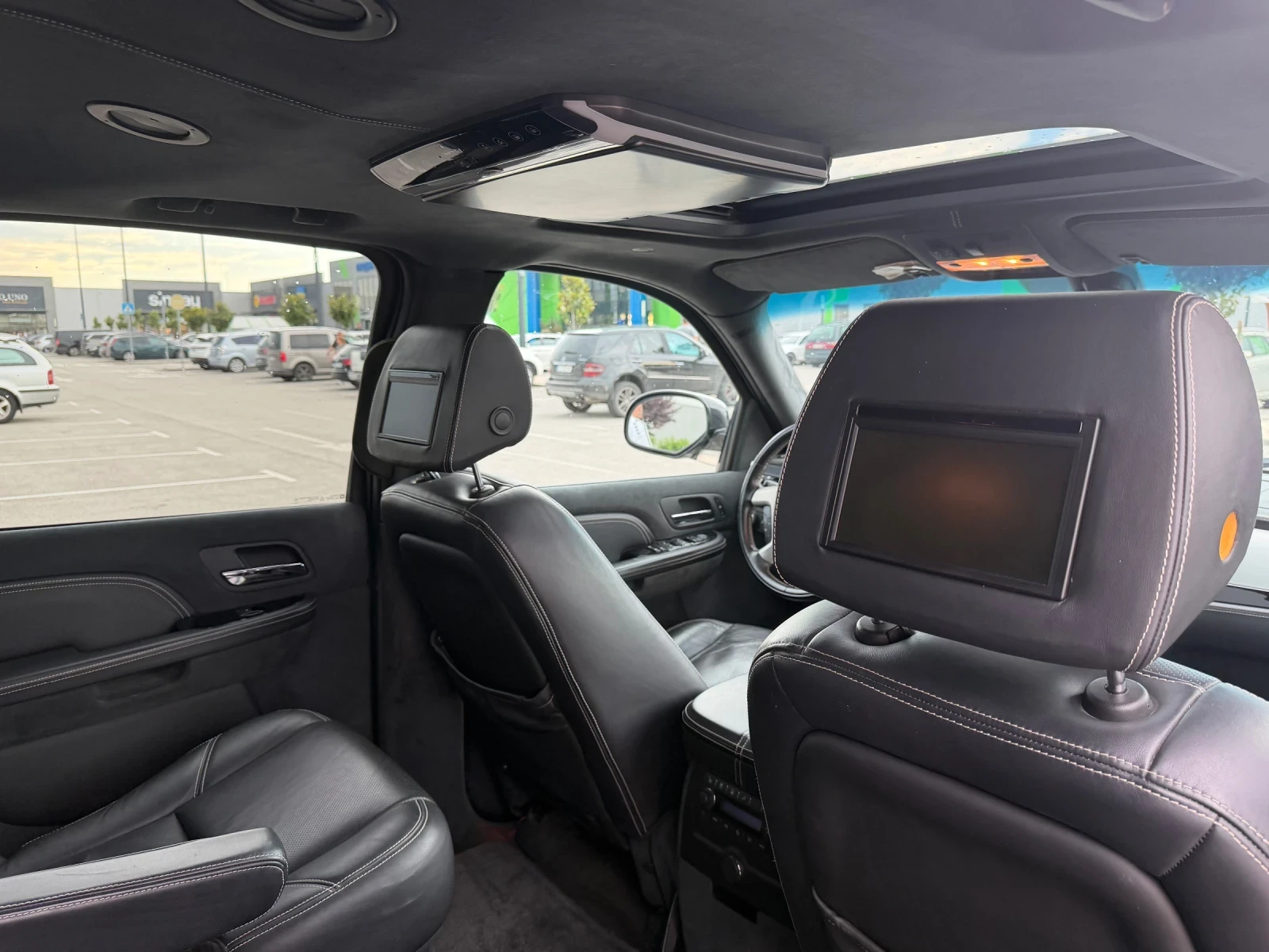 Cadillac Escalade, снимка 14 - Автомобили и джипове - 54838330