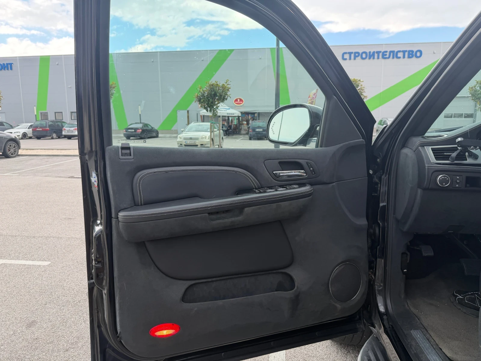 Cadillac Escalade, снимка 15 - Автомобили и джипове - 54838330