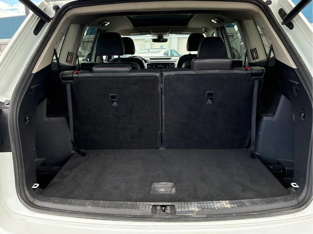 VW Atlas Highline * Fender * 7 места * Пано, снимка 12 - Автомобили и джипове - 54942786