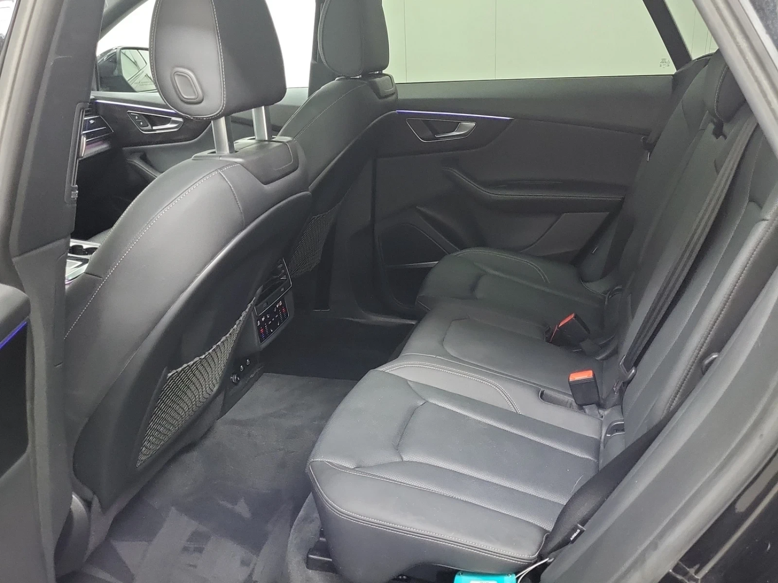 Audi Q8 55TFSi * S LINE * ОБДУХВАНЕ * DISTRONIC * CARFAX *, снимка 11 - Автомобили и джипове - 55500735