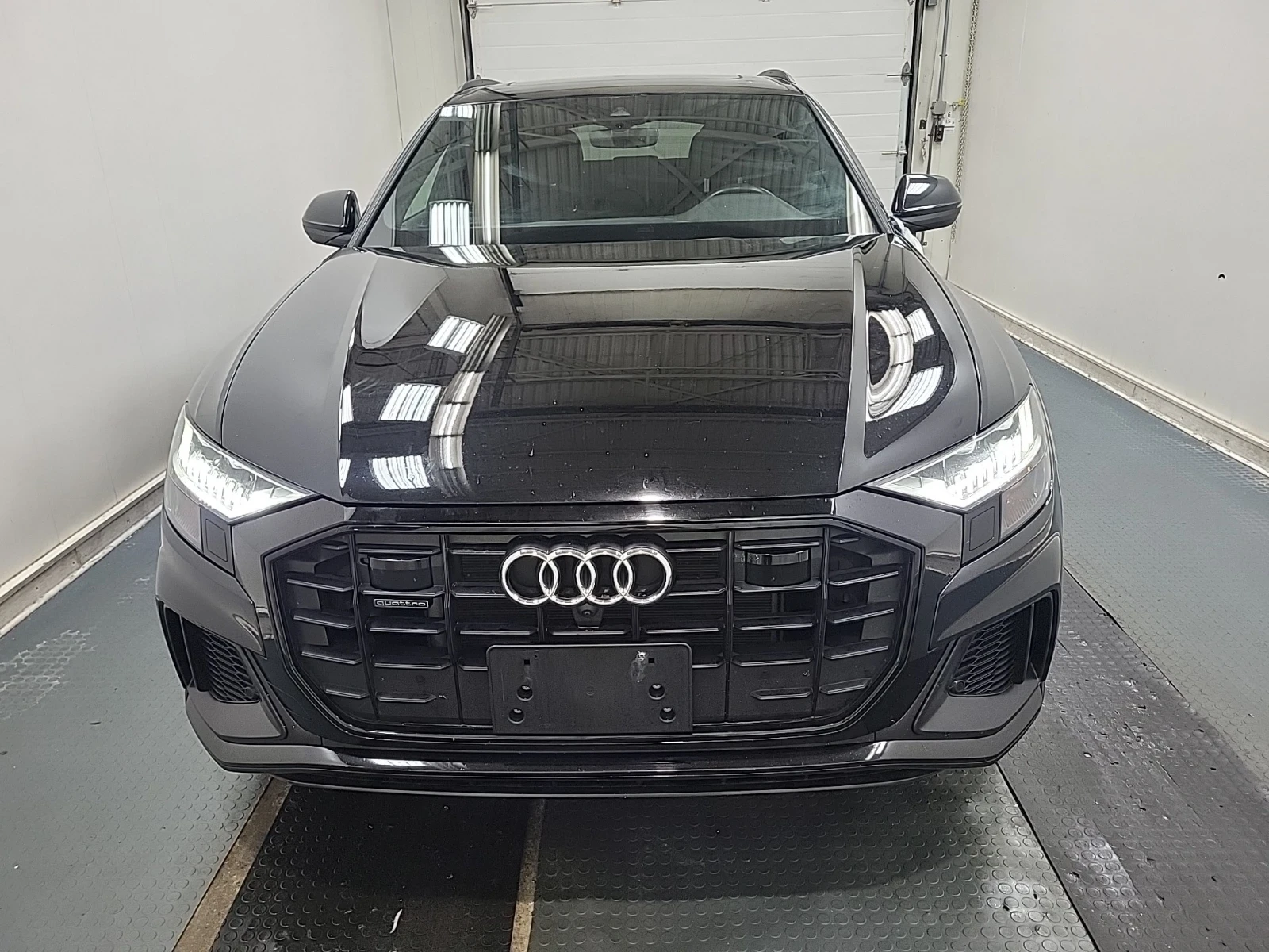 Audi Q8 55TFSi * S LINE * ОБДУХВАНЕ * DISTRONIC * CARFAX *, снимка 2 - Автомобили и джипове - 55500735