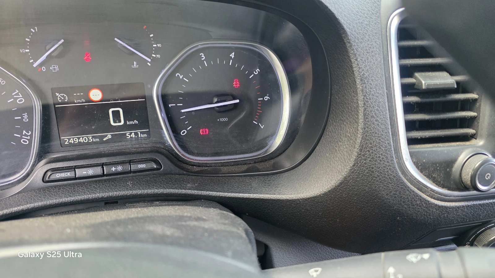 Peugeot Expert 2.0d, снимка 10 - Бусове и автобуси - 54822227