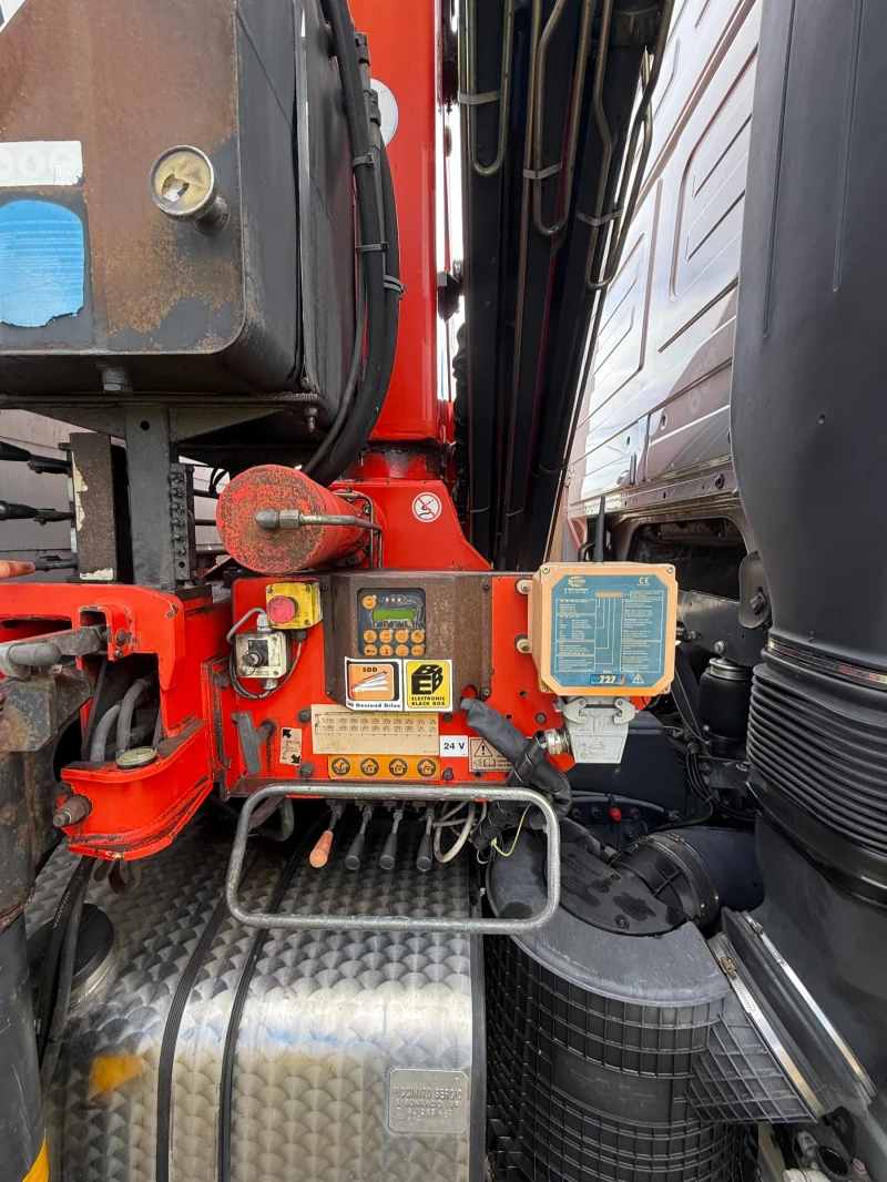 Mercedes-Benz Actros 2543 6х2 с Кран 17 m, снимка 7 - Камиони - 52349064