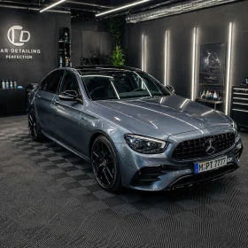 ������ Mercedes-Benz E 220
