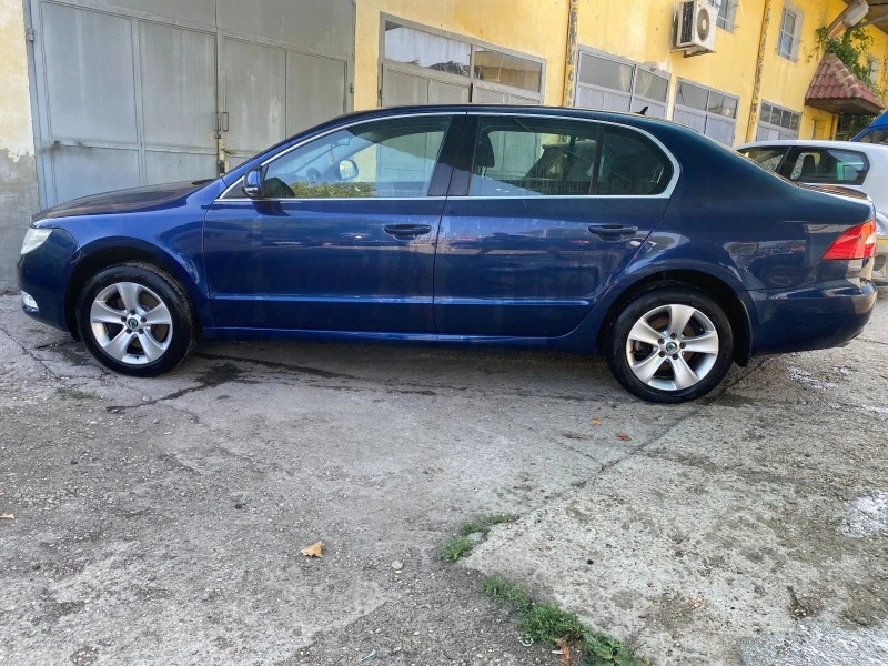 Skoda Superb, снимка 8 - Автомобили и джипове - 41765651