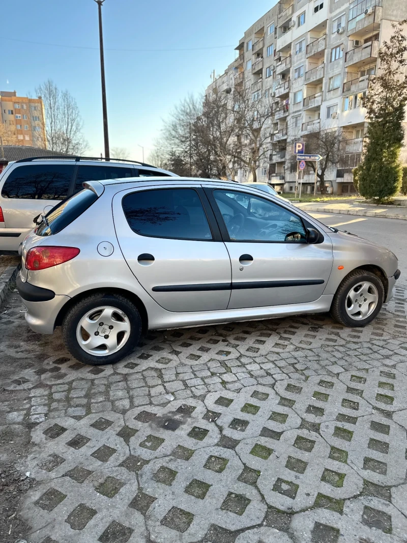 Peugeot 206  1.1 бензин, снимка 4 - Автомобили и джипове - 48879651