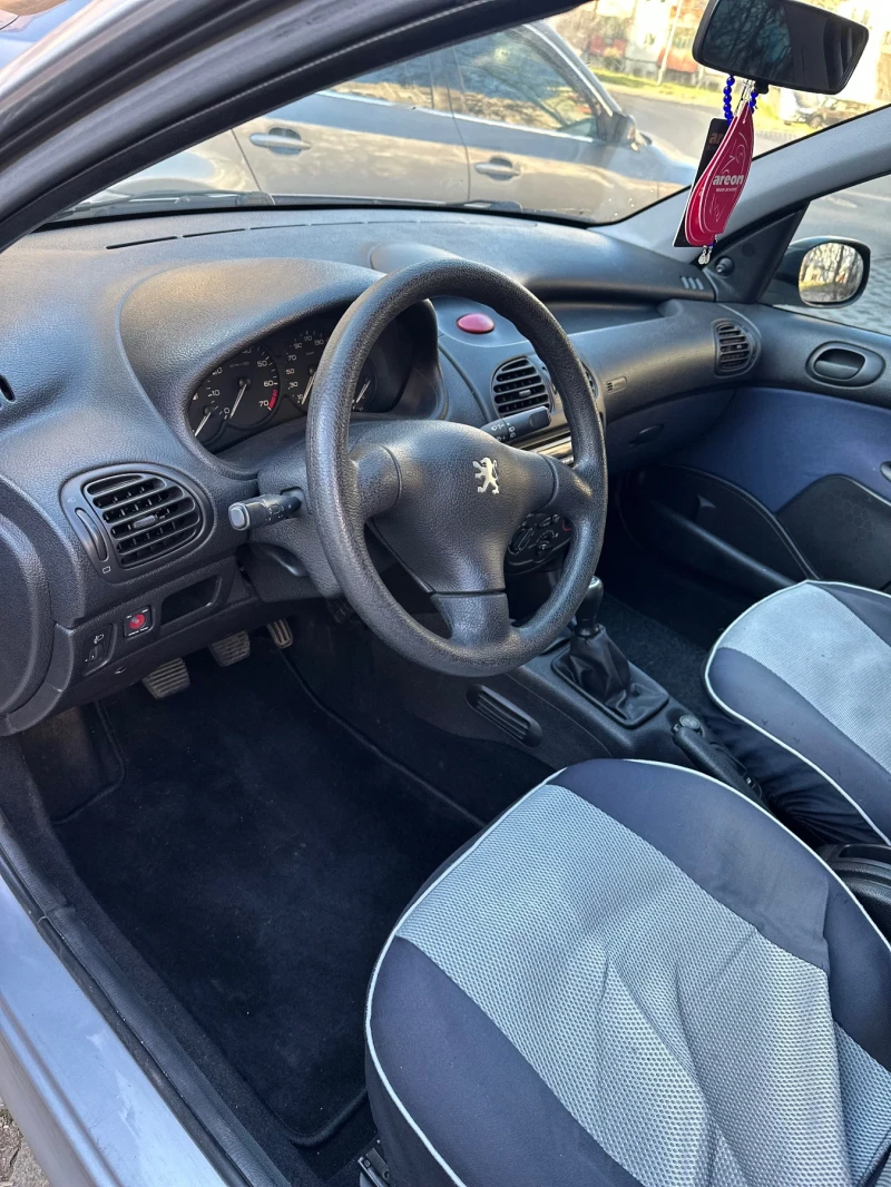 Peugeot 206  1.1 бензин, снимка 6 - Автомобили и джипове - 48879651