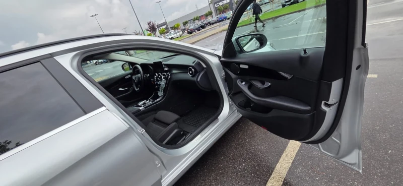 Mercedes-Benz C 220 Колата е със софтуерен ъпдейт (2019) Оригинален , снимка 15 - Автомобили и джипове - 53145629