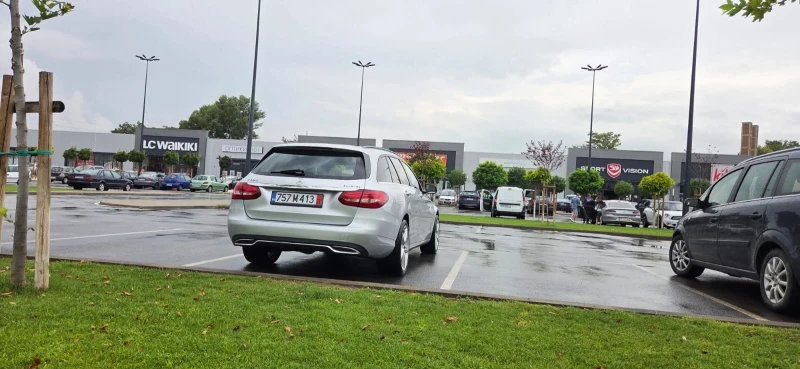 Mercedes-Benz C 220 Колата е със софтуерен ъпдейт (2019) Оригинален , снимка 3 - Автомобили и джипове - 53145629