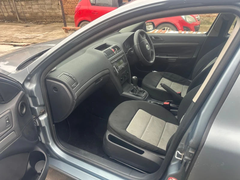 Skoda Octavia, снимка 9 - Автомобили и джипове - 53233412
