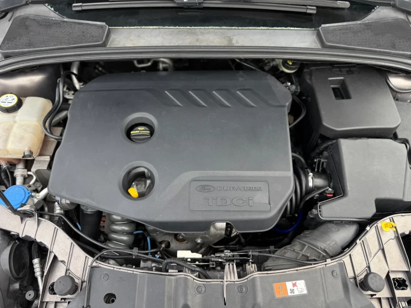 Ford Focus 1.6TDCI Климатик Италия, снимка 15 - Автомобили и джипове - 53448998