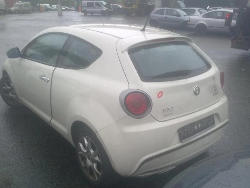 Alfa Romeo MiTo 1.3 Mget /1.6 JTD, снимка 6 - Автомобили и джипове - 48320231