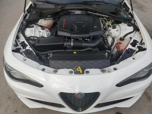 Alfa Romeo Giulia задно* червен салон* keyless* pamet* , снимка 11 - Автомобили и джипове - 48560259