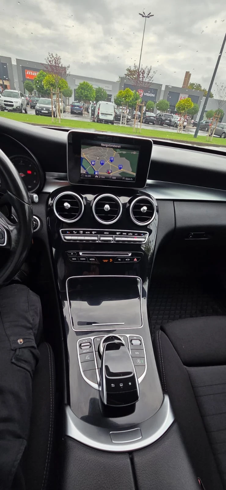 Mercedes-Benz C 220 Колата е със софтуерен ъпдейт (2019) Оригинален  - изображение 9