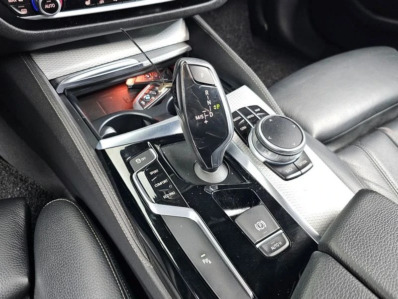 BMW 520 520d M Sport package| 187к.с.| ВКЛ.ТЕХНОТЕСТ, снимка 9 - Автомобили и джипове - 55478450