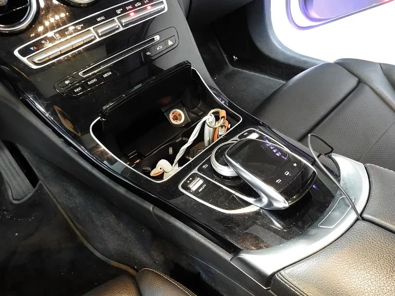 Mercedes-Benz C 220 Bluetech Avantgarde, снимка 7 - Автомобили и джипове - 55653822