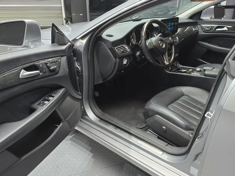 Mercedes-Benz CLS 350 W218, снимка 10 - Автомобили и джипове - 55939711