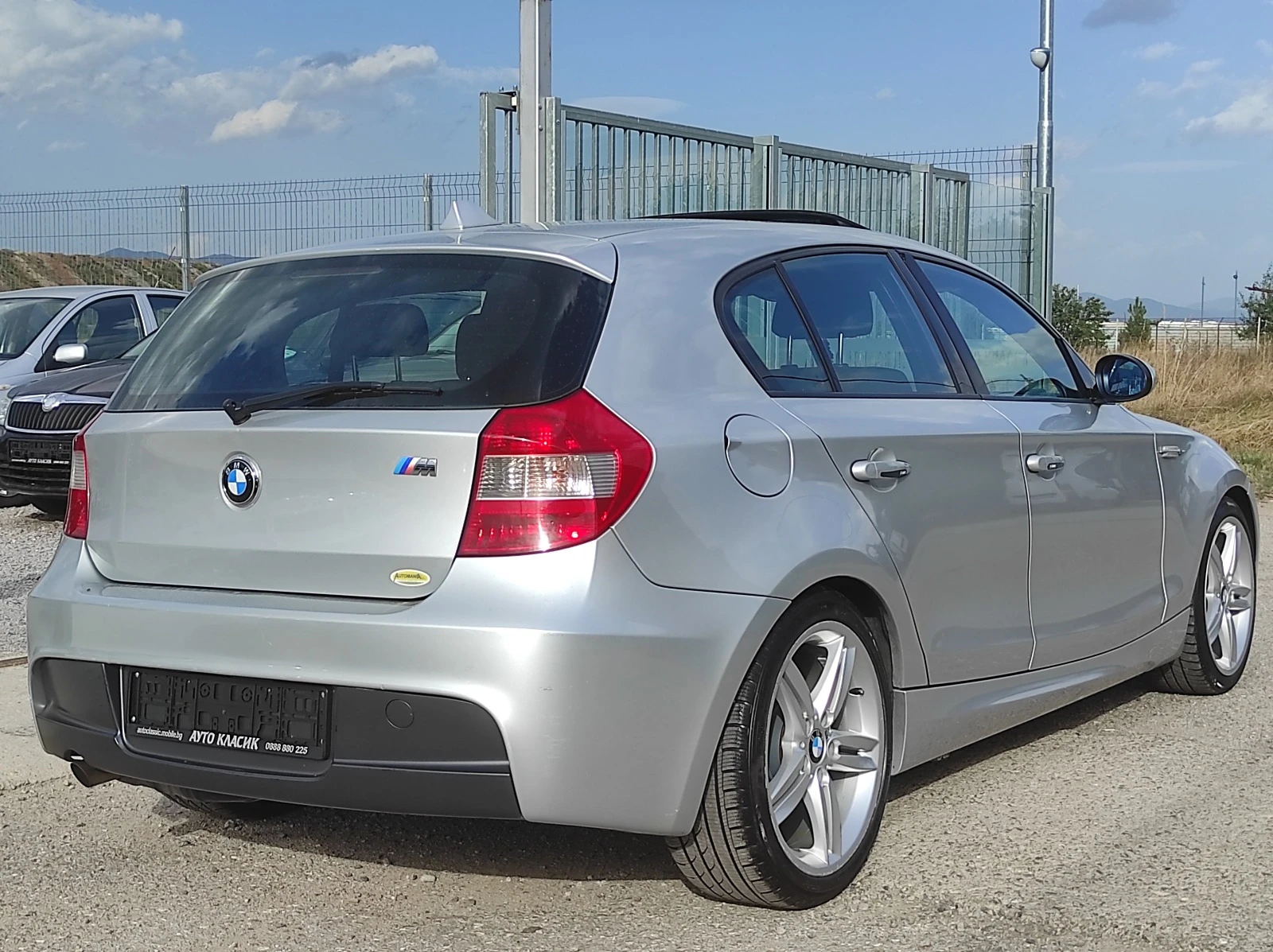 BMW 118 2.0i 4ВРАТИ М ПАКЕТ 6СК RECARO ШИБЕДАХ ЗИМНИ ГУМИ! - изображение 5