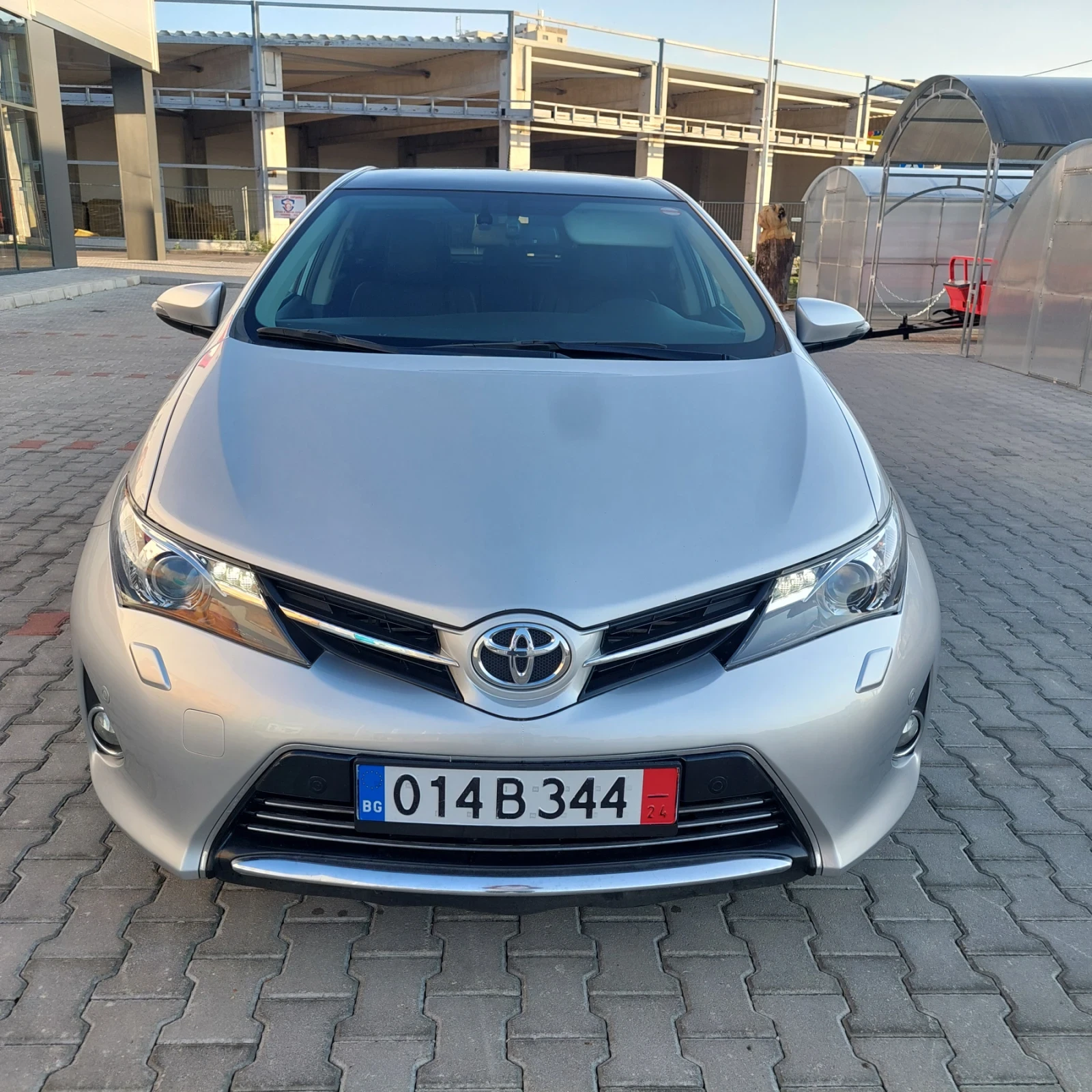 Toyota Auris 2.0 D4D / NAVY / KEYLESS / КАМЕРА /  - [1] 