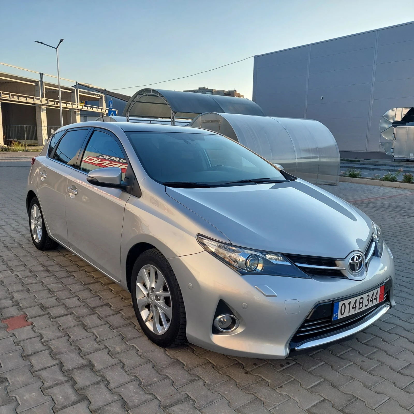 Toyota Auris 2.0 D4D / NAVY / KEYLESS / КАМЕРА /  - изображение 6