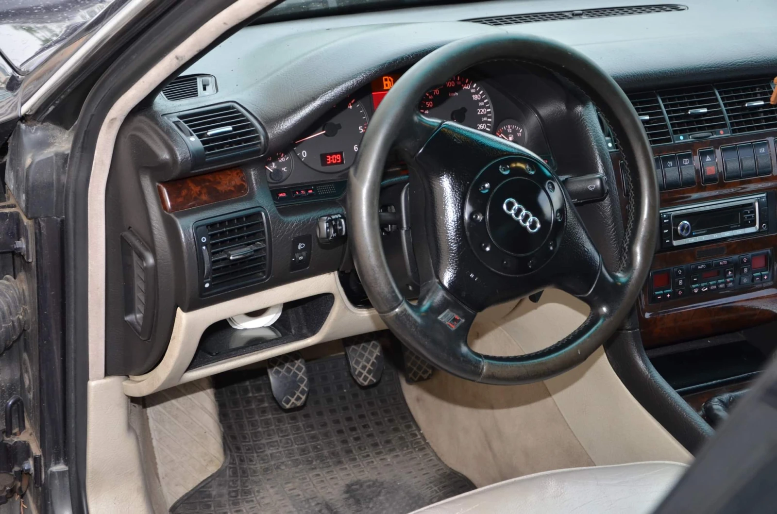 Audi A8 2.5 - изображение 8