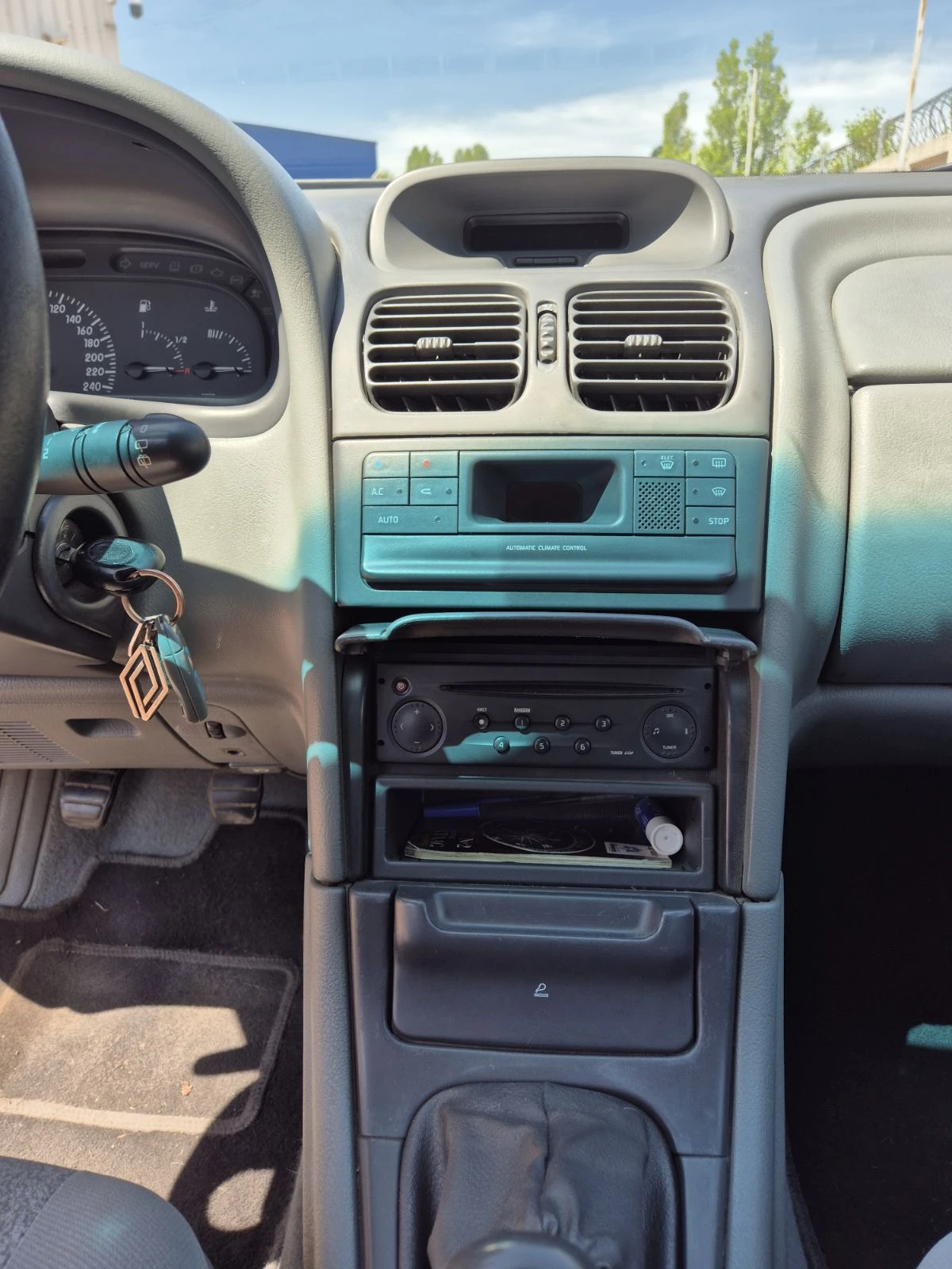 Renault Laguna 1.8 / 16V - изображение 7