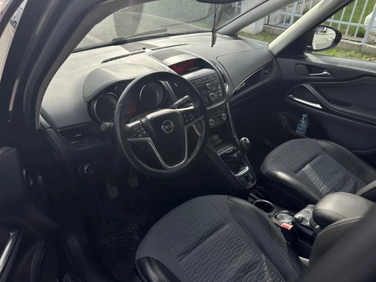 Opel Zafira Tourer 1.6 150  к.с. CNG бензин/метан, снимка 6 - Автомобили и джипове - 53745589