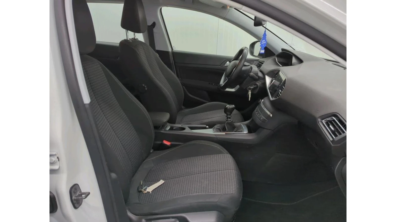 Peugeot 308 1.2i Active Pack, снимка 7 - Автомобили и джипове - 54068180