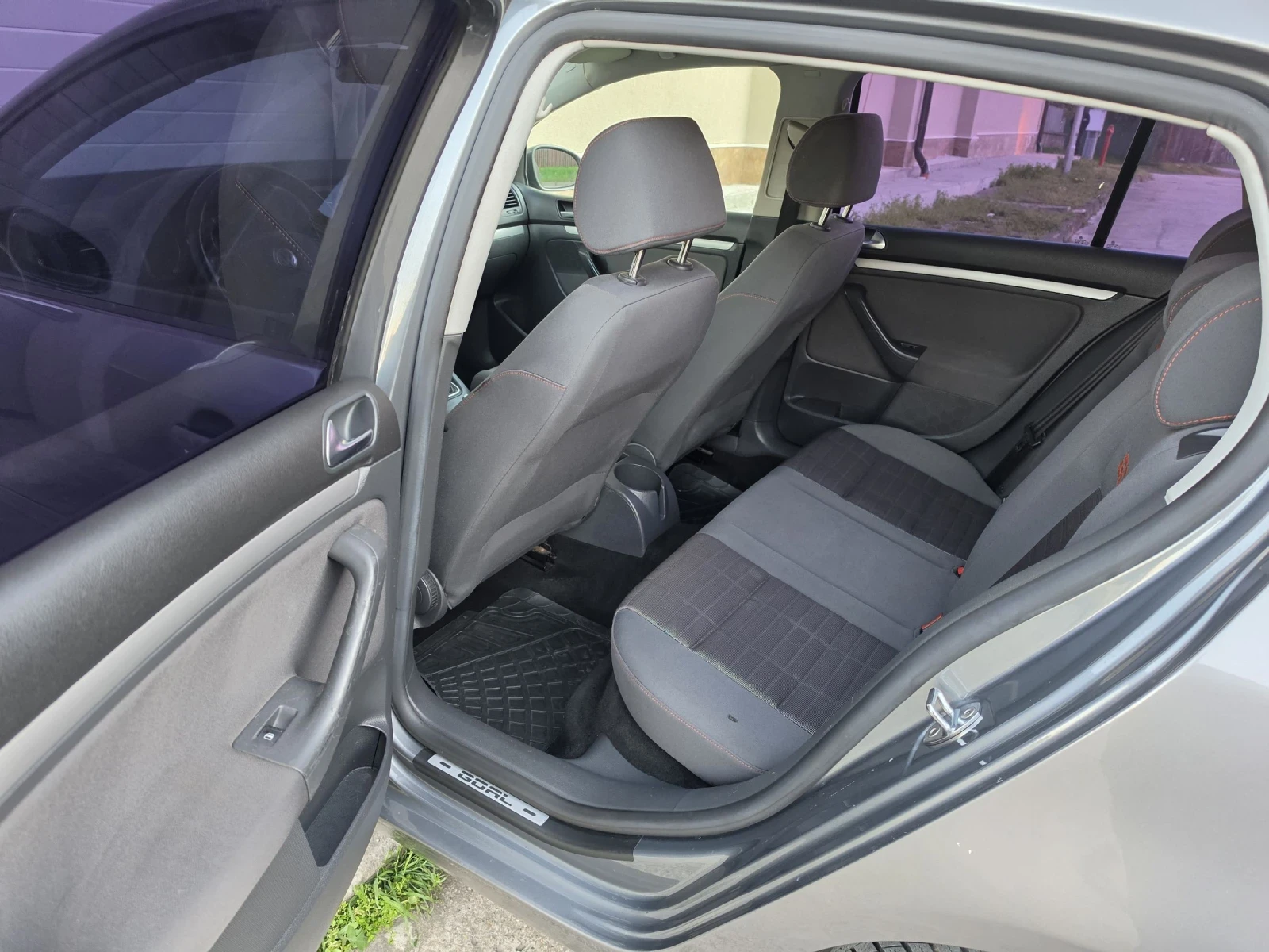 VW Golf GOAL 1.9 TDI, снимка 12 - Автомобили и джипове - 54114398