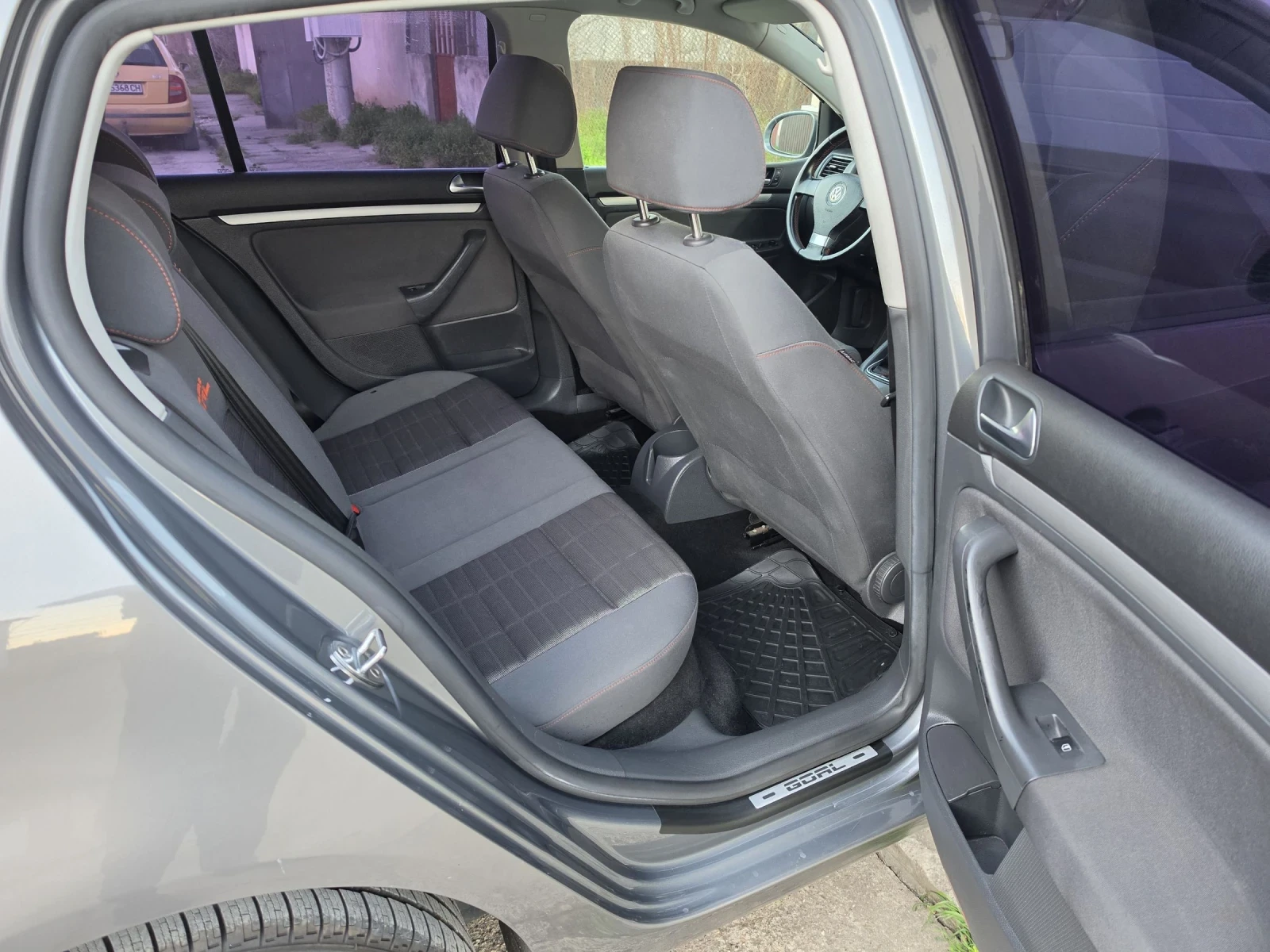 VW Golf GOAL 1.9 TDI, снимка 13 - Автомобили и джипове - 54114398