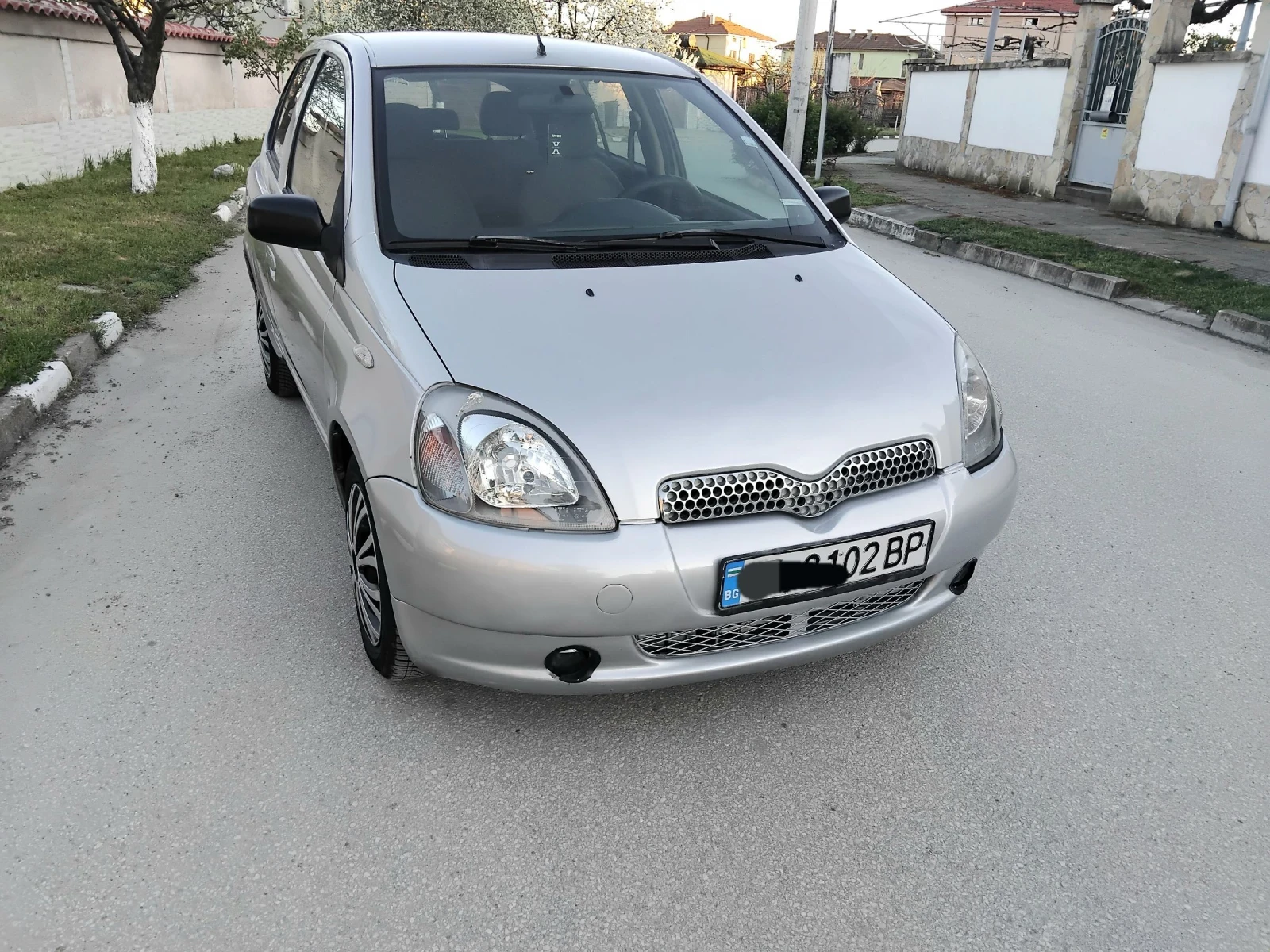 Toyota Yaris 1.3iV-tt85к+ КЛИМА.ВЕРИГА.БЕНЗИН///, снимка 2 - Автомобили и джипове - 54140818