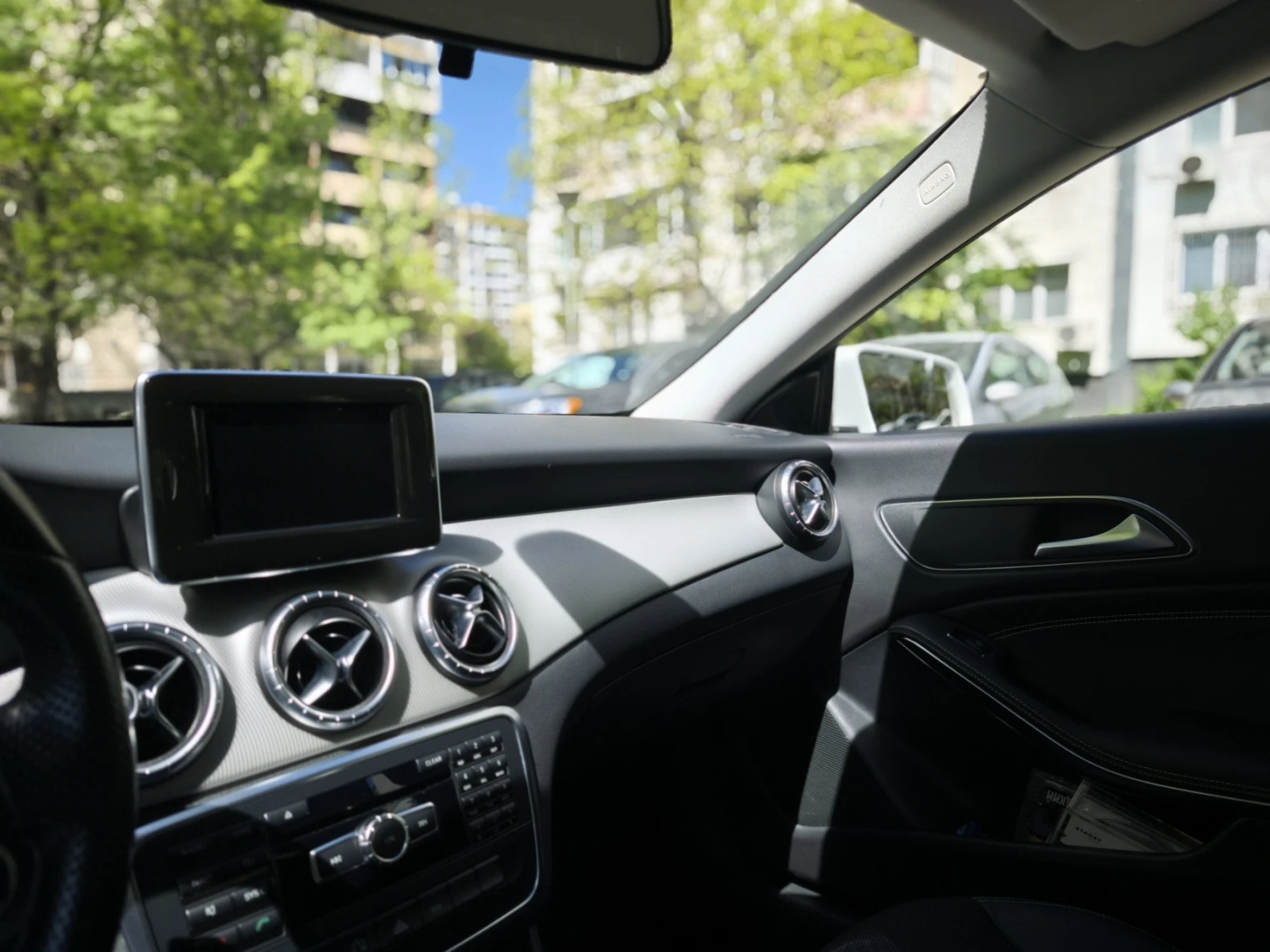 Mercedes-Benz CLA 200, снимка 6 - Автомобили и джипове - 55767061