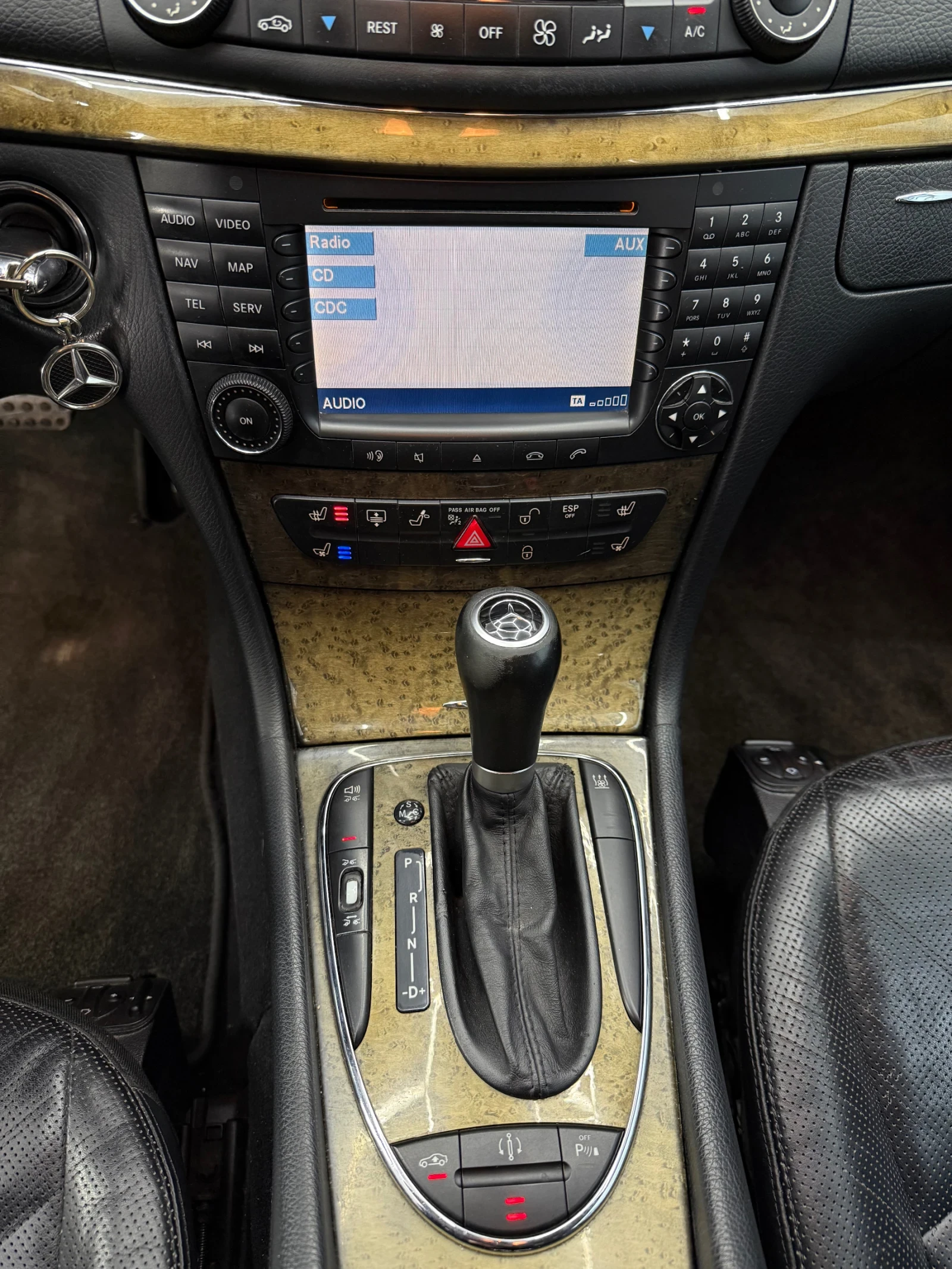 Mercedes-Benz E 500 Mercedes-Benz E500 Avantgarde | 388 к.с. | AMG пак, снимка 4 - Автомобили и джипове - 54608693