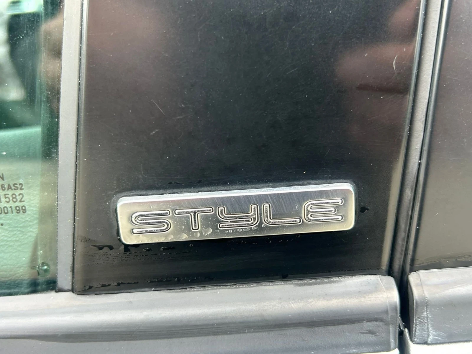 VW Touran 2.0 TDI, снимка 10 - Автомобили и джипове - 54717292