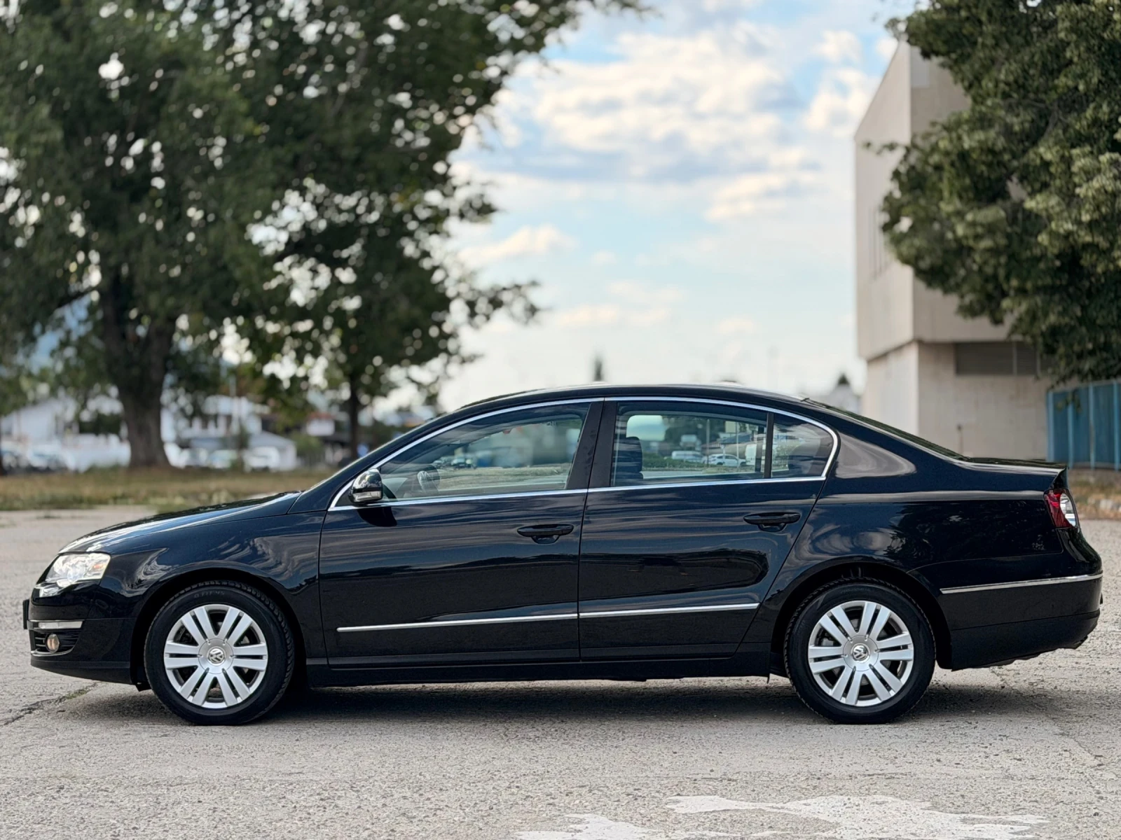 VW Passat 2.0TDI/НАВИГАЦИЯ/ИТАЛИЯ, снимка 2 - Автомобили и джипове - 55416177