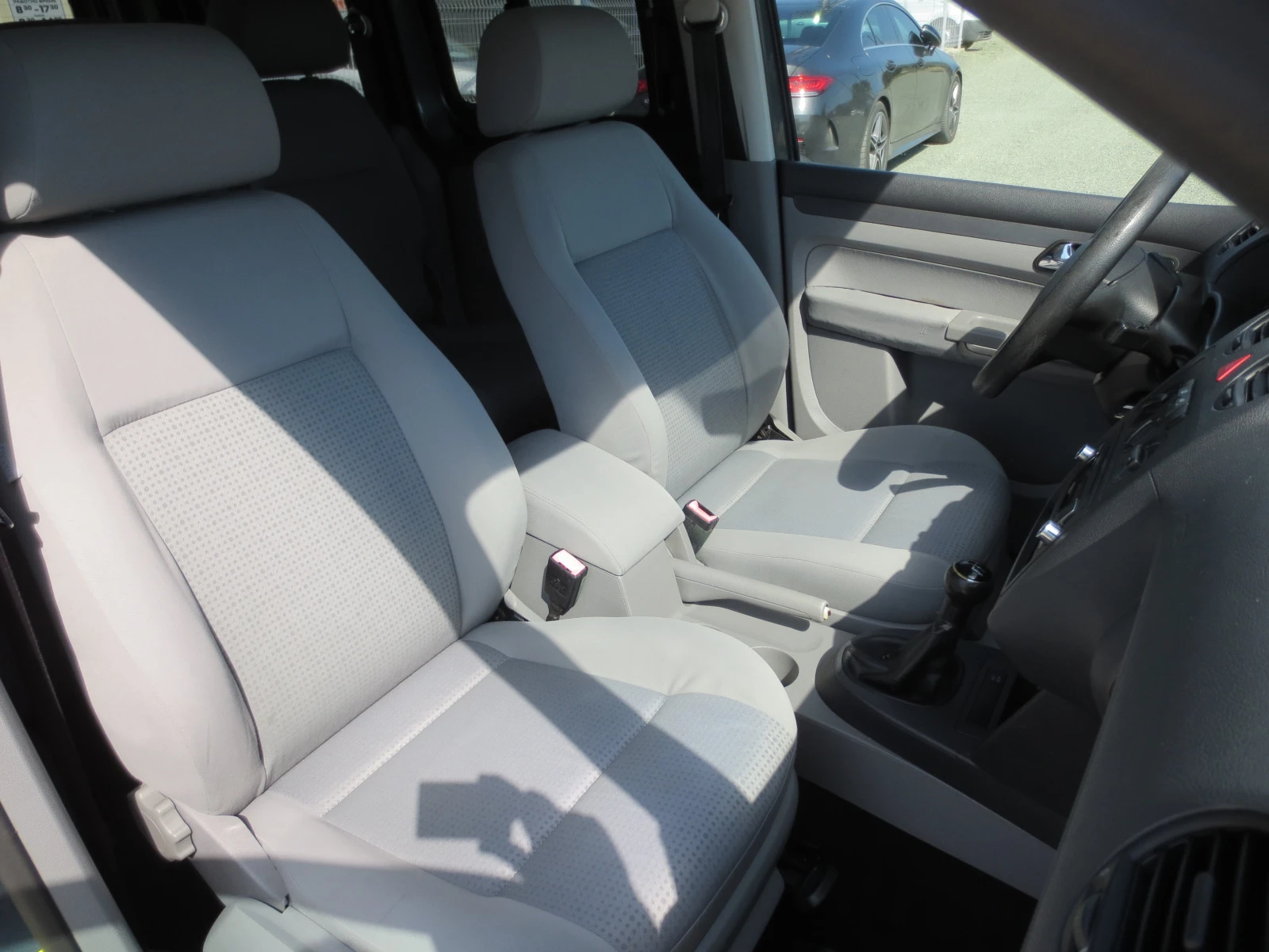 VW Caddy 1.9 TDI, снимка 15 - Автомобили и джипове - 55455559