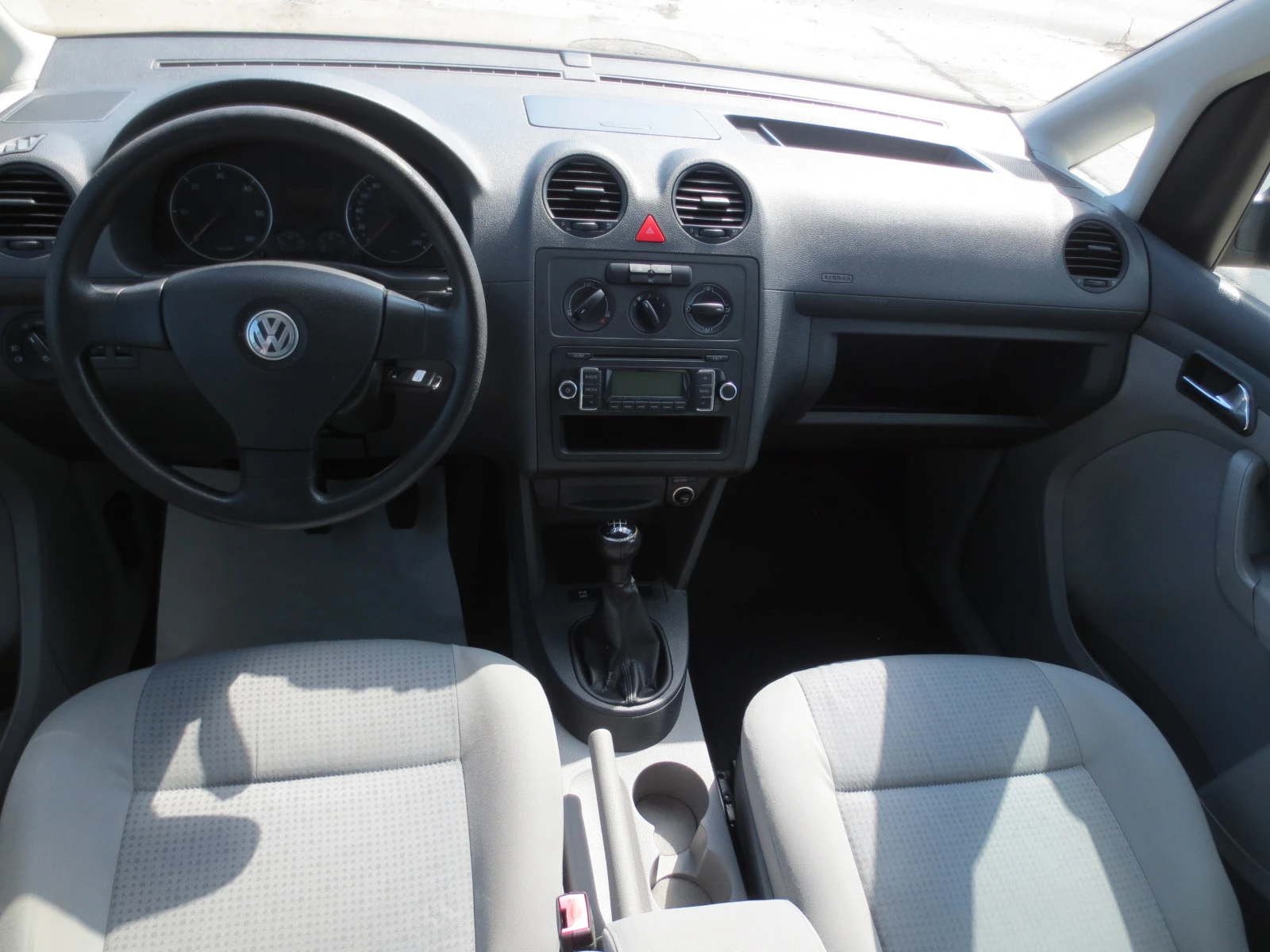VW Caddy 1.9 TDI, снимка 13 - Автомобили и джипове - 55455559