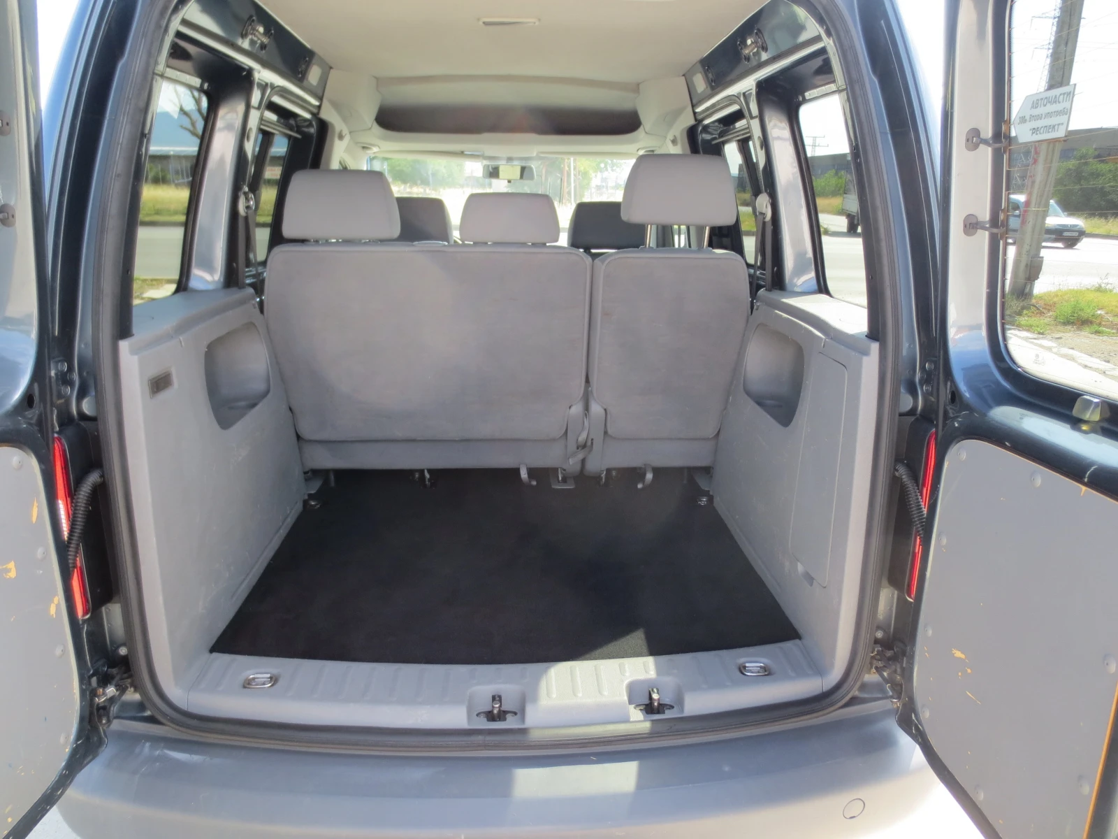 VW Caddy 1.9 TDI, снимка 16 - Автомобили и джипове - 55455559