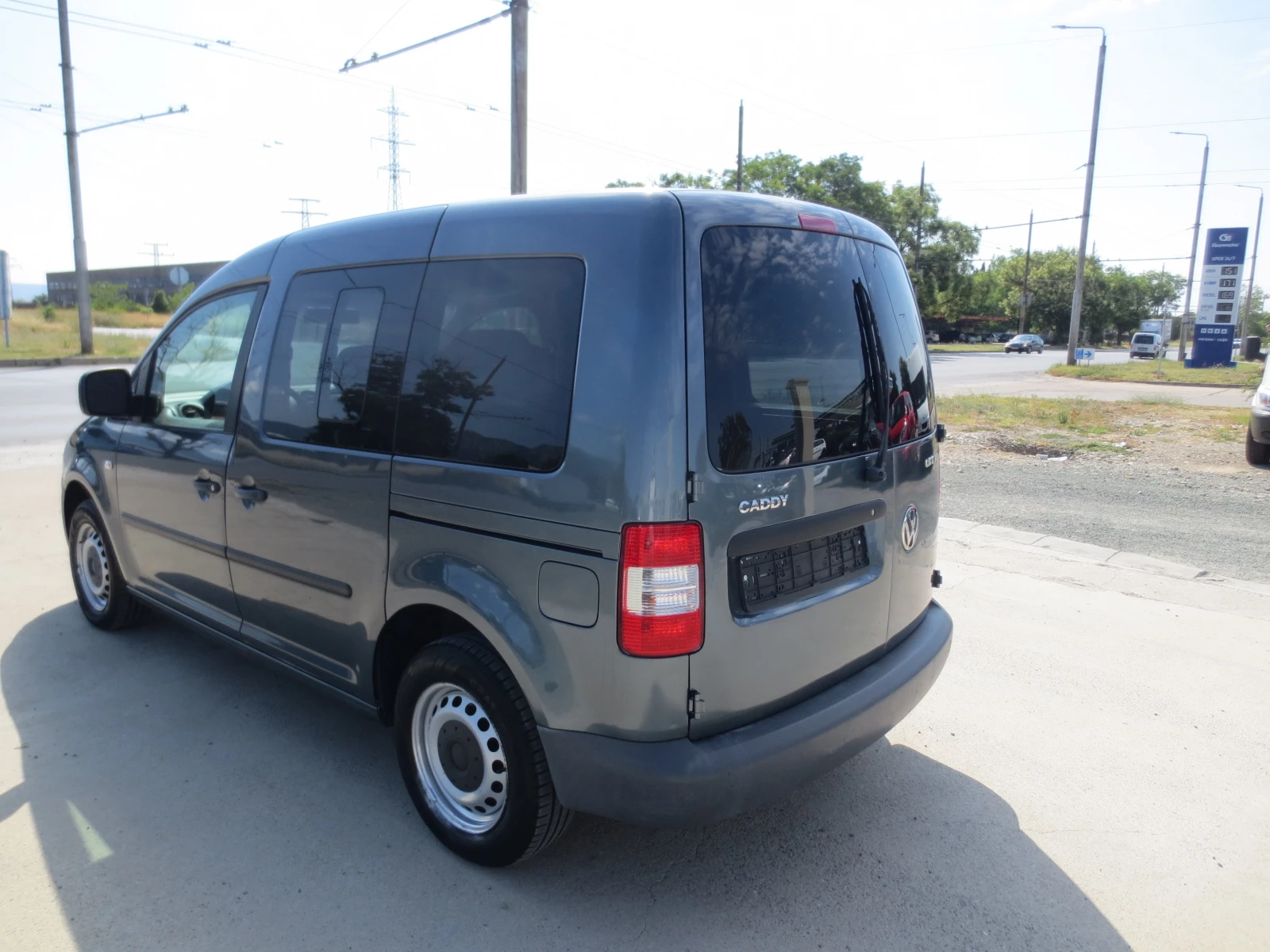 VW Caddy 1.9 TDI, снимка 7 - Автомобили и джипове - 55455559