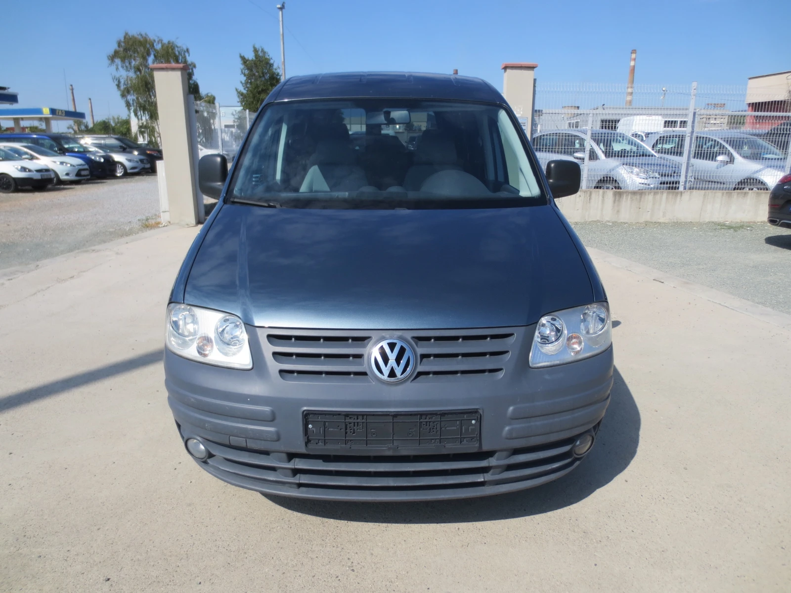 VW Caddy 1.9 TDI, снимка 2 - Автомобили и джипове - 55455559