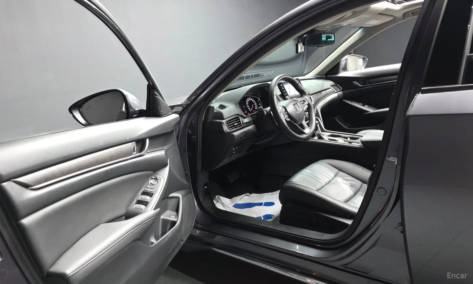 Honda Accord Лизинг\Реални километри\Топ цена до България, снимка 10 - Автомобили и джипове - 55613972