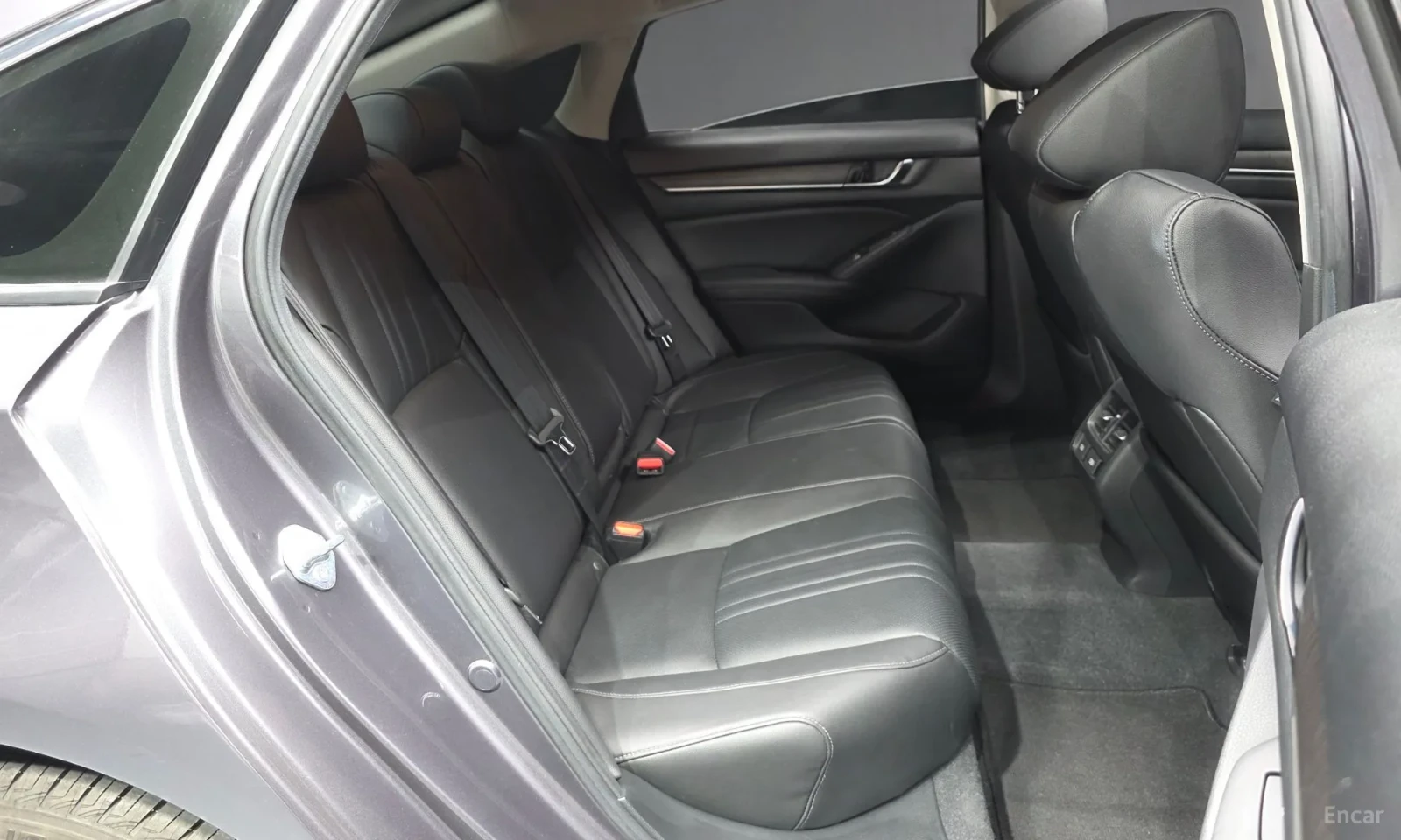 Honda Accord Лизинг\Реални километри\Топ цена до България, снимка 12 - Автомобили и джипове - 55613972