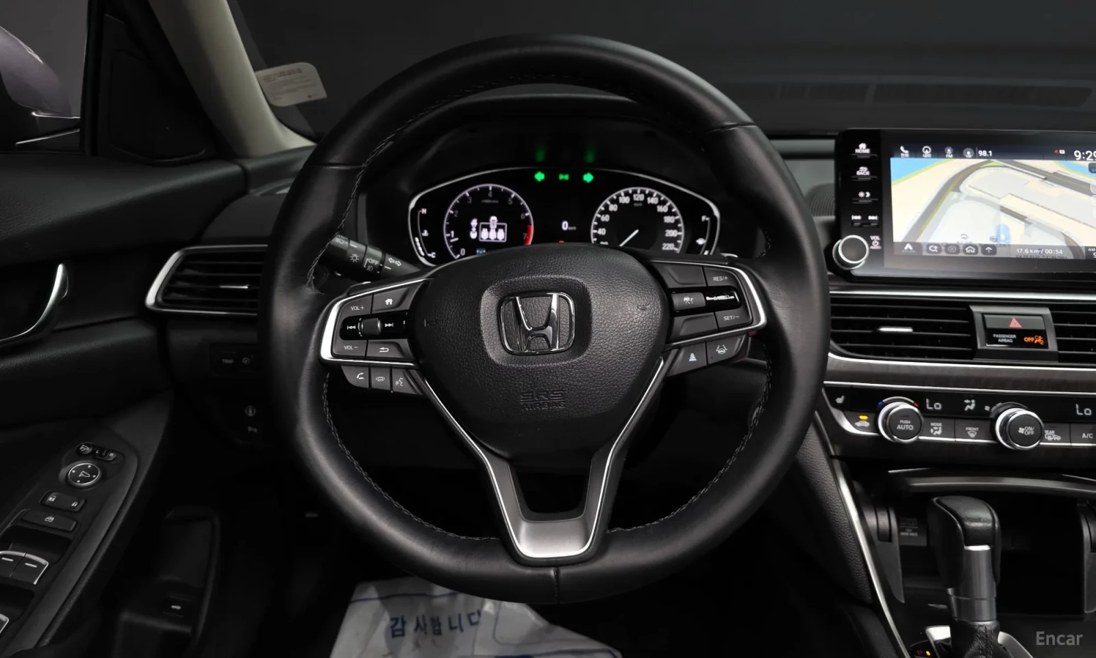 Honda Accord Лизинг\Реални километри\Топ цена до България, снимка 13 - Автомобили и джипове - 55613972