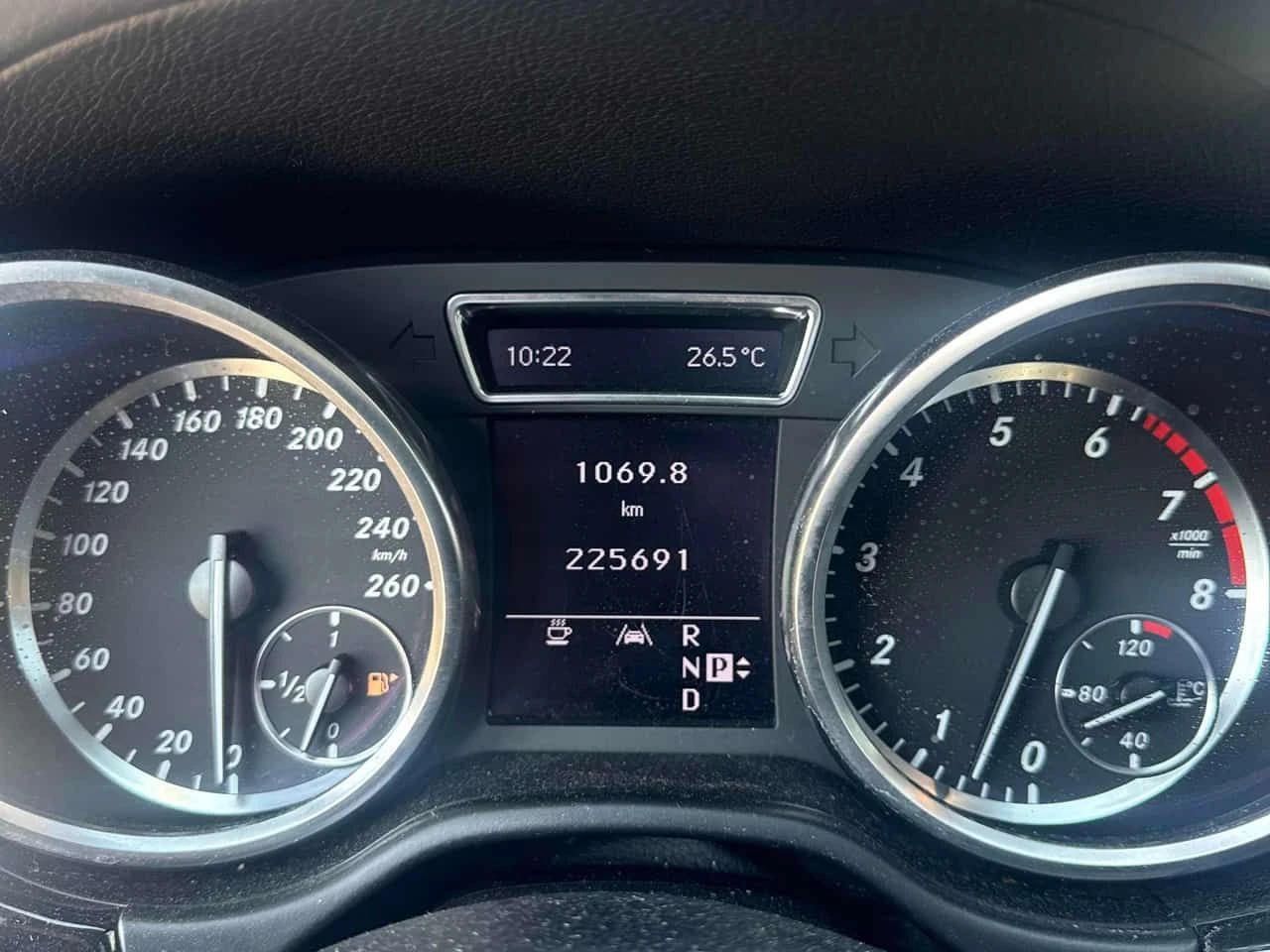 Mercedes-Benz ML 550 * CARFAX * ОПЦИЯ ЗА ФИНАНСИРАНЕ , снимка 8 - Автомобили и джипове - 55628919