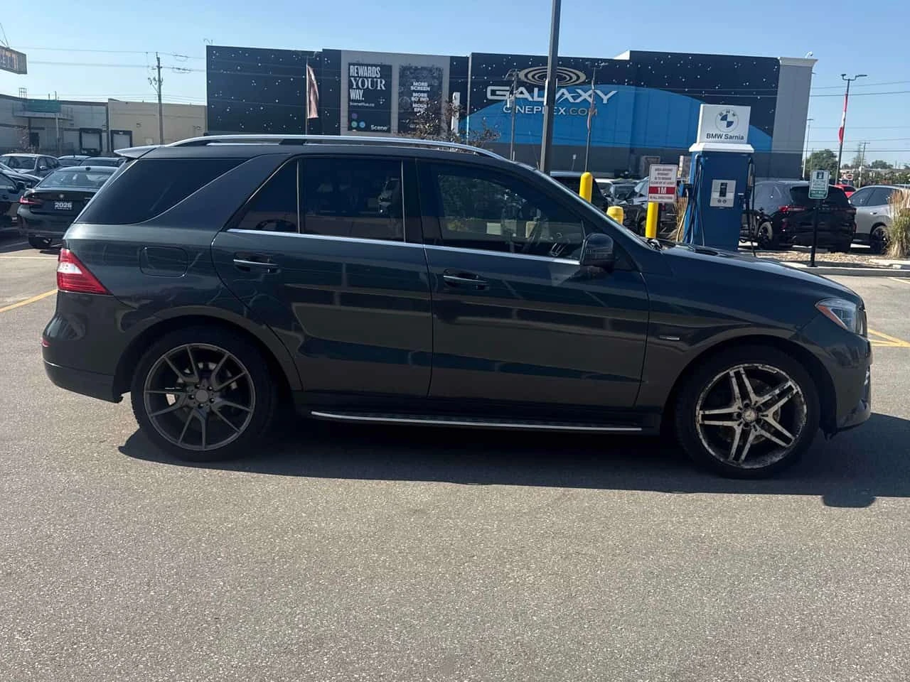 Mercedes-Benz ML 550 * CARFAX * ОПЦИЯ ЗА ФИНАНСИРАНЕ , снимка 3 - Автомобили и джипове - 55628919