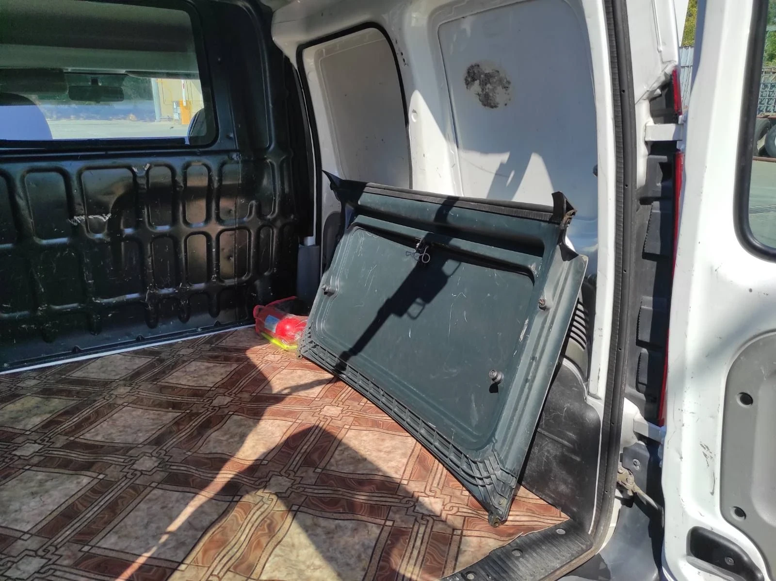 Renault Kangoo * 1.9DCI 85ps * 4X4 * НАПЪЛНО ОБСЛУЖЕН * , снимка 10 - Автомобили и джипове - 56024424