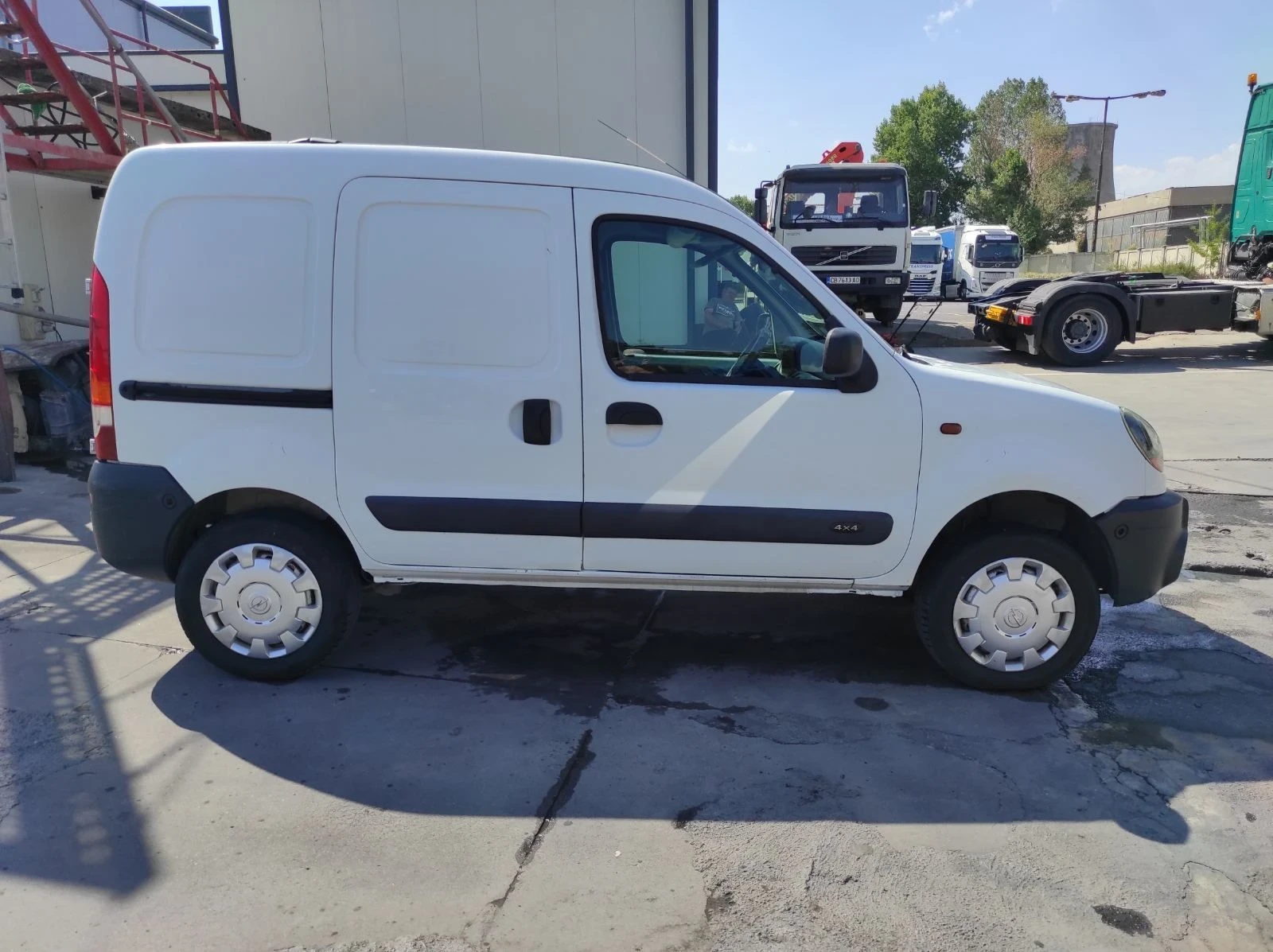 Renault Kangoo * 1.9DCI 85ps * 4X4 * НАПЪЛНО ОБСЛУЖЕН * , снимка 5 - Автомобили и джипове - 56024424