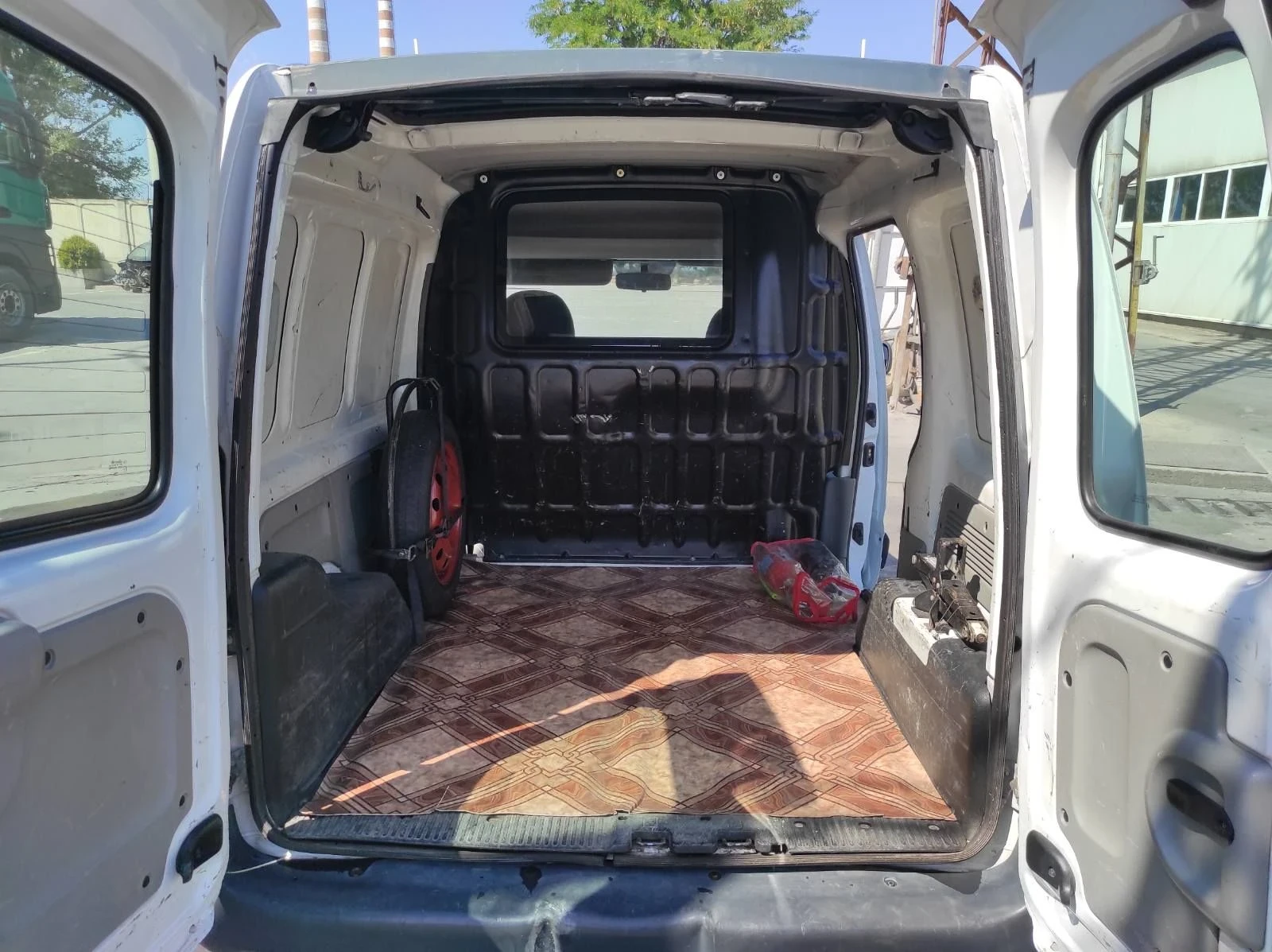 Renault Kangoo * 1.9DCI 85ps * 4X4 * НАПЪЛНО ОБСЛУЖЕН * , снимка 7 - Автомобили и джипове - 56024424